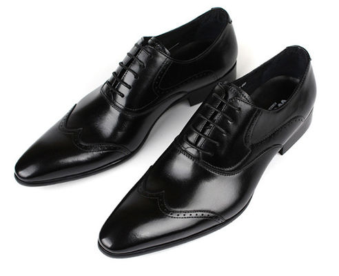 Zwarte lederen schoenen, waterdicht, met puntige tenen, mannen, handgemaakte schoenen.