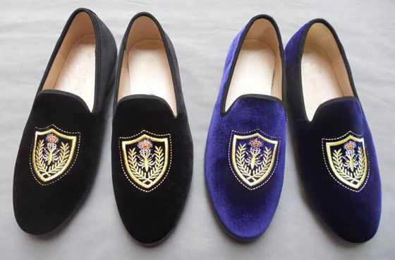 Gepersonaliseerde geborduurde mannen fluweelloafers Slip On Blue Fluweel slippers