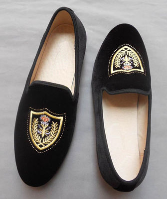 Gepersonaliseerde geborduurde mannen fluweelloafers Slip On Blue Fluweel slippers