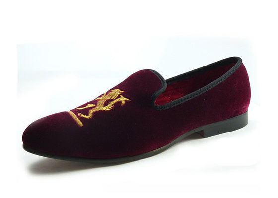 Leeuw geborduurde mens fluwelen loafers handgemaakte mens zwarte fluwelen slippers voor het huwelijk