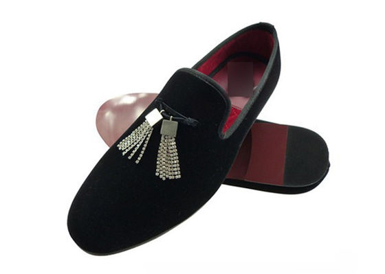 Op maat geborduurde mannen fluweelloafers Slip On Mens Driving Moccasins