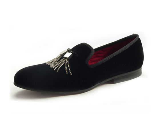 Op maat geborduurde mannen fluweelloafers Slip On Mens Driving Moccasins