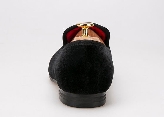 Logo Geborduurde fluwelen loafers Royal Style Luxe Fluwelen slippers voor mannen