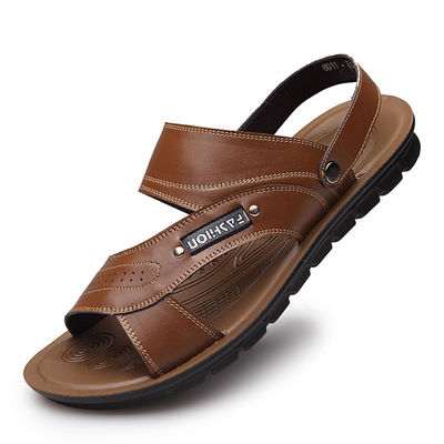 Bruine mens lederen zomersandaal, casual zachte bodemsandaal.
