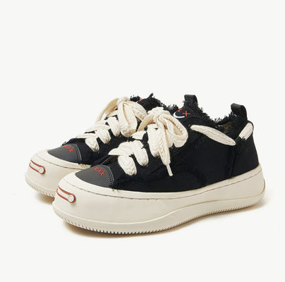 Witte / Zwarte ademende trainers Dames Canvas sneakers Ronde teen