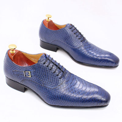 Mensen Patent Lederschoenen met lage hakken Mensen Puntige Toe Dress Shoes Met Fals Snake Pattern