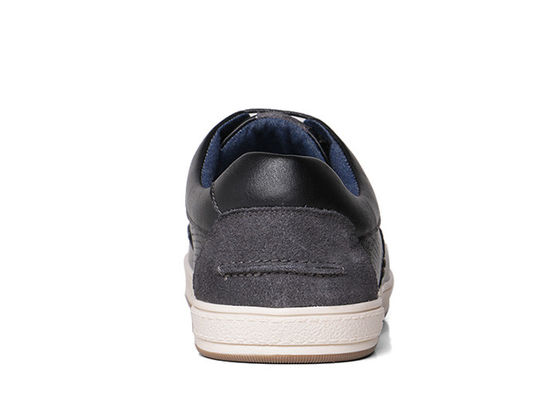 Klassieke stijlvolle schoenen, sportschoenen.