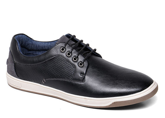 Klassieke stijlvolle schoenen, sportschoenen.
