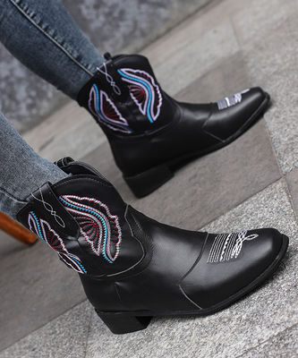 Western Cowgirl Nieuwste modetrends met dameslederen laarzen en modieus