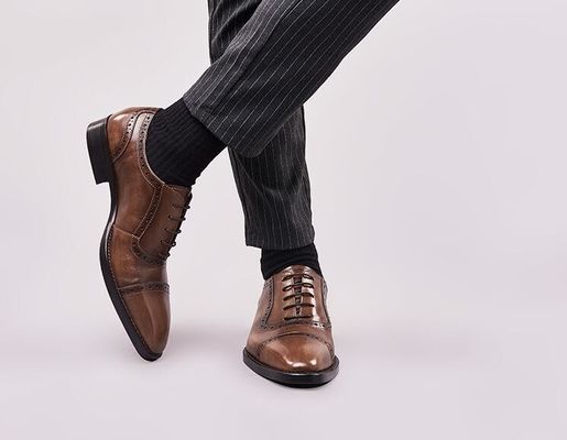 Lace Up Mens Spits Toe Dress Schoenen Herfst Mens Bruine Brogue Schoenen Voor Bruiloft