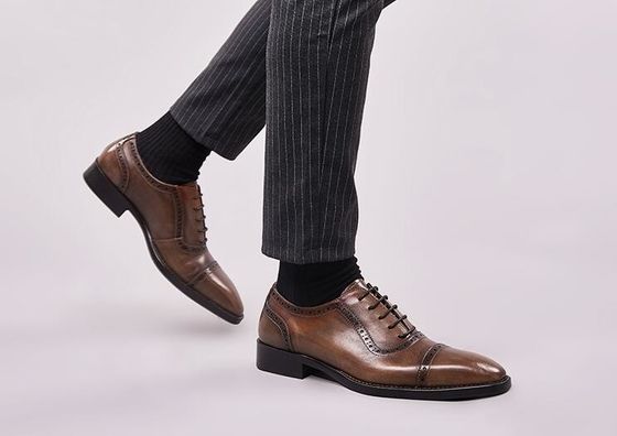 Lace Up Mens Spits Toe Dress Schoenen Herfst Mens Bruine Brogue Schoenen Voor Bruiloft