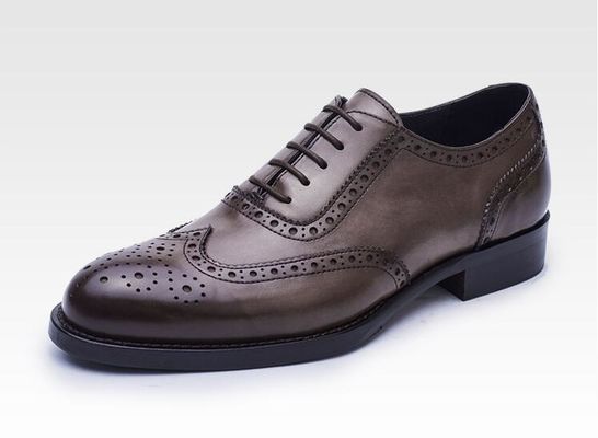 Zakelijke schoenen, zachte lederen schoenen voor mannen.