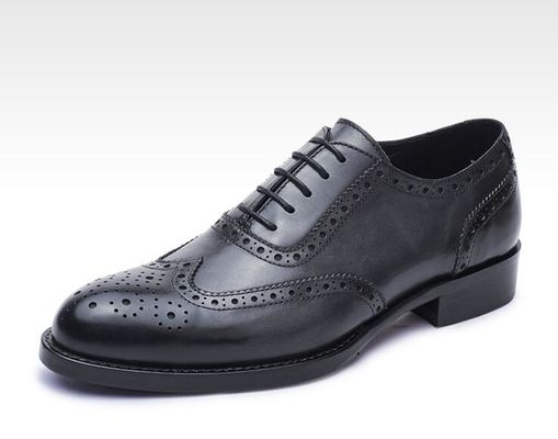 Zakelijke schoenen, zachte lederen schoenen voor mannen.