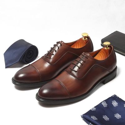 Plain Toe Mens Bruin Lace Up Dress Schoenen maat op maat met Waxy Leather Finish