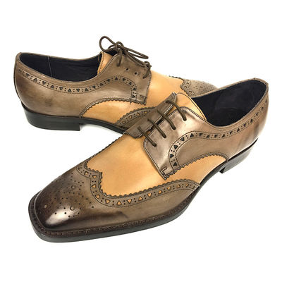 Mensen dubbele monnikskleding schoenen brogue detail in wassig leer afwerking
