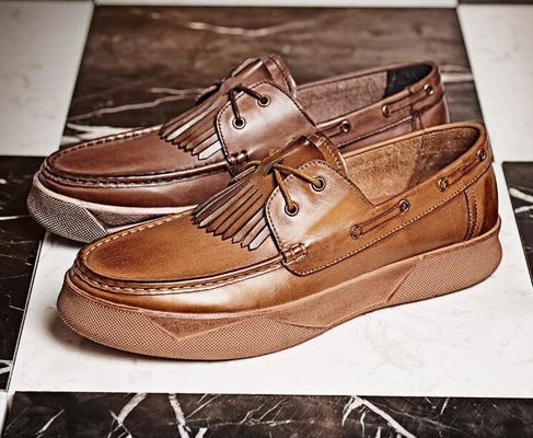 Retro Casual Mensen Flat Shoes Custom Mensen Lederen Driving Loafers Met Tassels