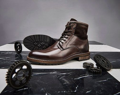 Comfortabele mannen leer jurk laarzen zachte koffie en blauwe vintage schoenen