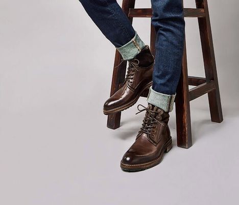 Comfortabele mannen leer jurk laarzen zachte koffie en blauwe vintage schoenen