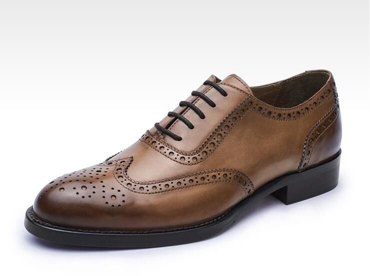 Zakelijke schoenen, zachte lederen schoenen voor mannen.